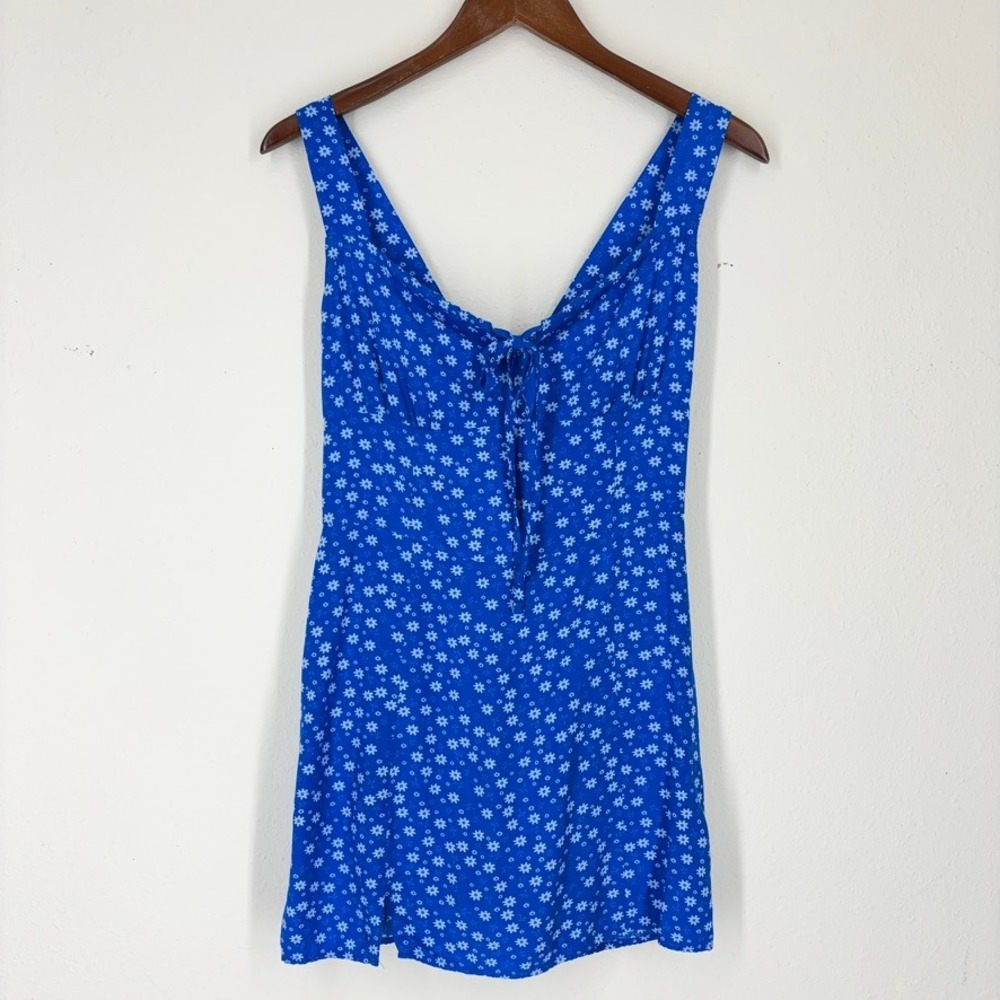 CHICME Women Romper M Blue Ditsy Floral Lace Up Back Mini Skort Dress Beach Chic